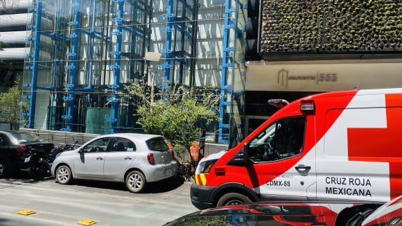 Muere trabajador tras ser aplastado por elevador en la colonia Escandón, alcaldía Miguel Hidalgo