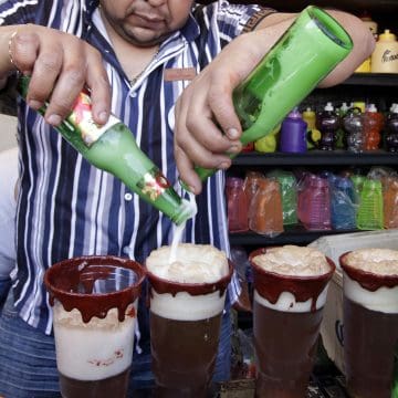 Decomisan tres puestos con venta de alcohol en El Calvario durante el Viernes Santo
