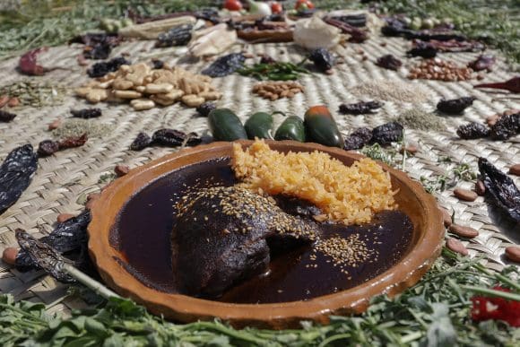SAN PEDRO CHOLULA . FERIA DEL MOLE “Sabores del 5 de Mayo”: Una celebración al mole en Puebla