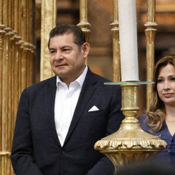 Turistas reconocen la limpieza de Puebla; felicitan al gobernador Alejandro Armenta y a Cecy Arellano