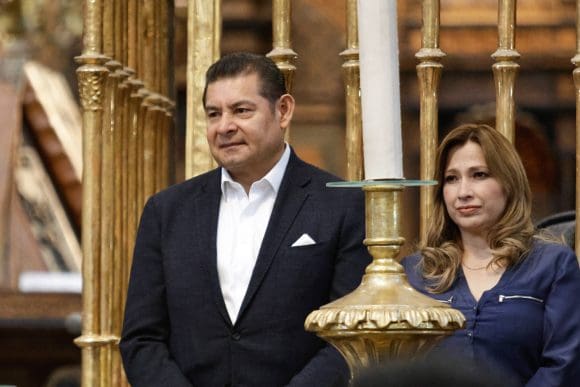 Turistas reconocen la limpieza de Puebla; felicitan al gobernador Alejandro Armenta y a Cecy Arellano