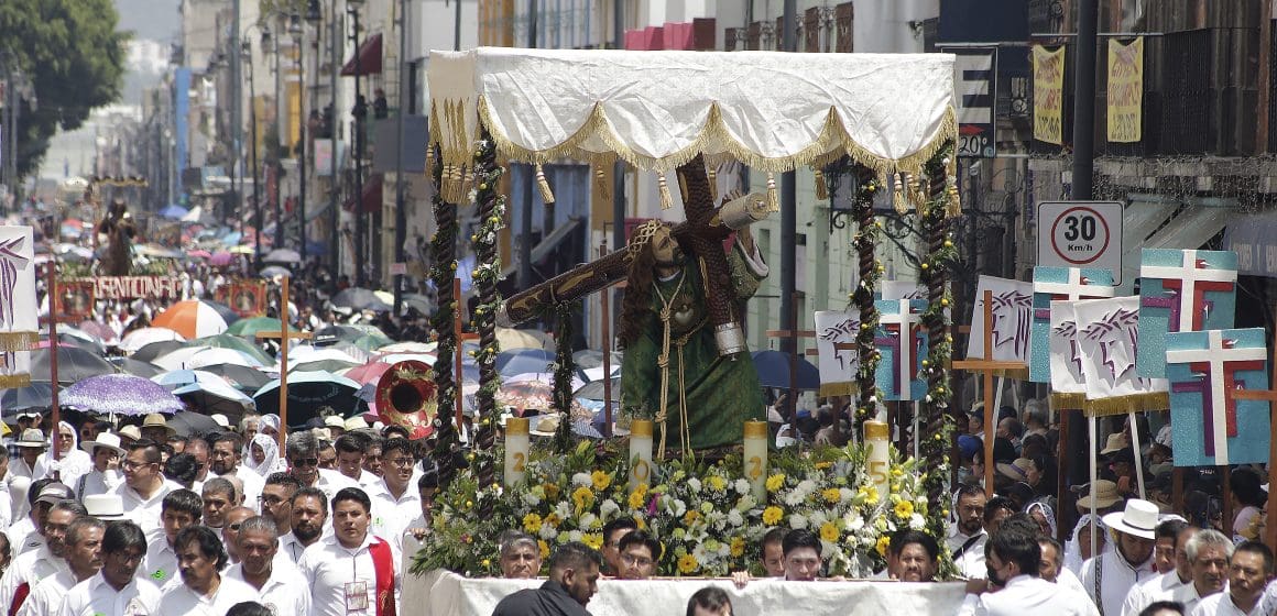 Saldo blanco en la procesión de Viernes Santo en Puebla