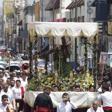 Saldo blanco en la procesión de Viernes Santo en Puebla