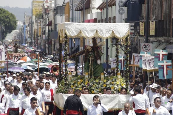 Saldo blanco en la procesión de Viernes Santo en Puebla