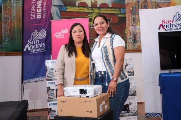 san andrés Fortalece Lupita Cuautle la educación con tecnología en San Andrés Cholula