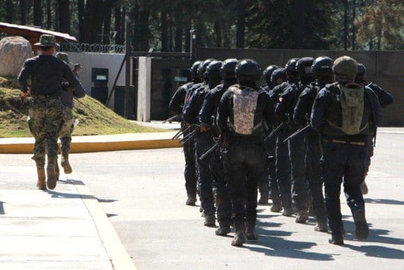 Gobierno de Puebla refuerza capacitación policial con entrenamiento especializado de la SEMAR