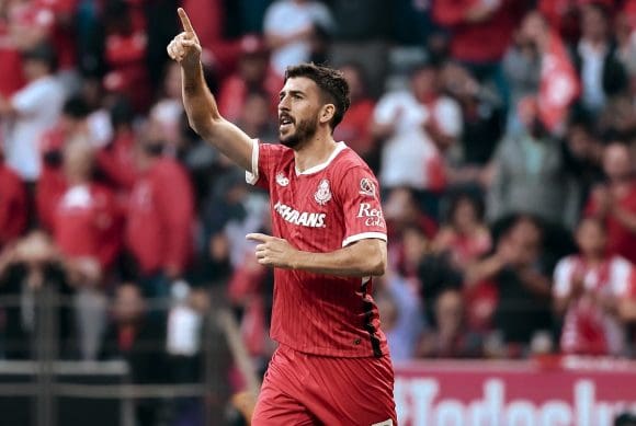 Paulinho, ejemplo de Fair Play en la Liga MX: revoca expulsión de rival en Toluca vs. Santos