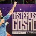 Misterios del cosmos: Física del universo explicada por Javier Santaolalla en la BUAP