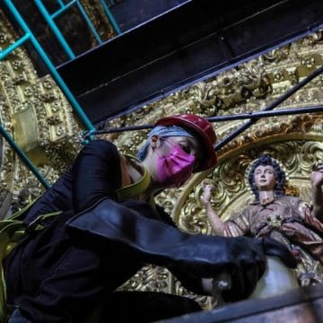 Conservan retablos de la Catedral Metropolitana de CDMX en tiempo récord