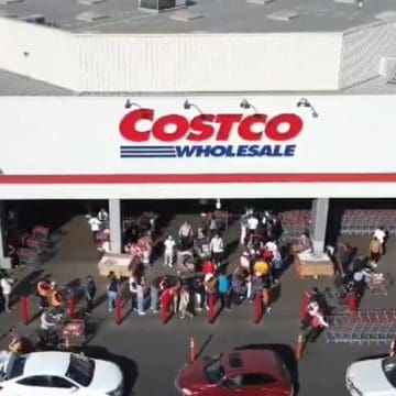 Animal sorprende a clientes de Costco Puebla