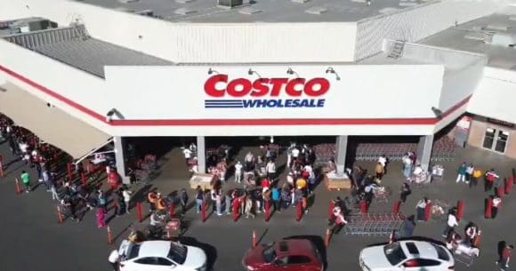 Animal sorprende a clientes de Costco Puebla