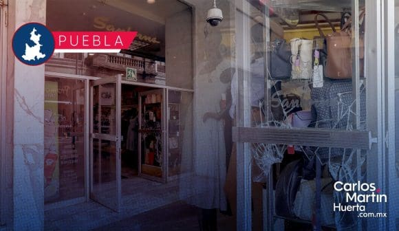 Dan cristalazo a Sanborns del Centro Histórico de Puebla