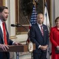 Ron Johnson rinde protesta como nuevo embajador de Estados Unidos en México