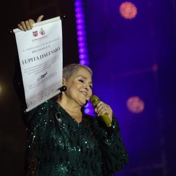 Lupita D’Alessio conquistó el zócalo de la CDMX en el Día de las Madres con un Concierto Histórico