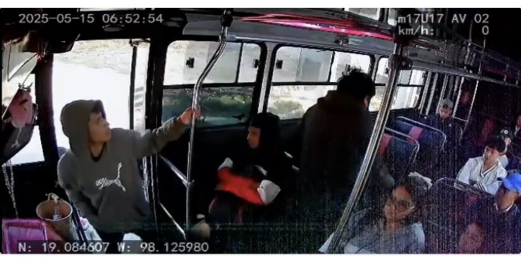 Asalto armado a pasajeros de la Ruta M17 en Puebla: Cámaras captan el delito 1 IMG 0912