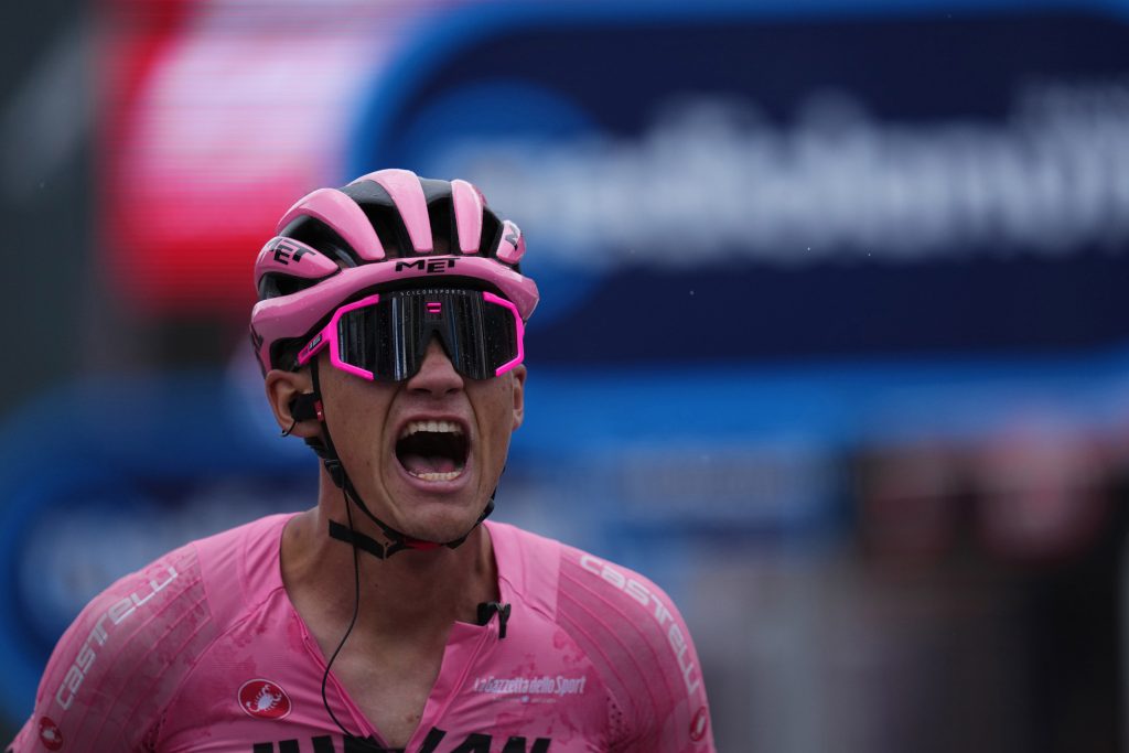 Isaac del Toro conquista la etapa 17 del Giro de Italia y refuerza su liderato 1 Isaac del Toro Giro de Italia