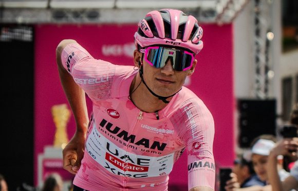 Isaac del Toro consolida su liderato en el Giro de Italia tras la etapa 15