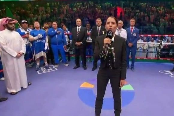 Majo Aguilar triunfa con el Himno Nacional Mexicano en la pelea de Canelo Álvarez en Arabia Saudita