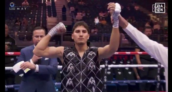 Marco Verde noquea en su debut profesional