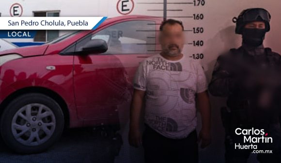 Portada Policía de San Pedro Cholula recupera vehículo robado y detiene a conductor CMH Policía de San Pedro Cholula recupera vehículo robado y detiene a conductor