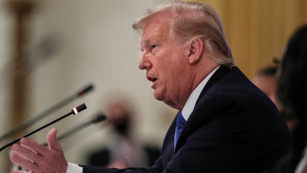 Trump suspende concesión de visas para estudiantes extranjeros