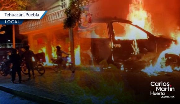 Turba incendia casa y negocio Tehuacán Turba incendia casa y negocio de presuntos agresores de vendedor ambulante en Tehuacán