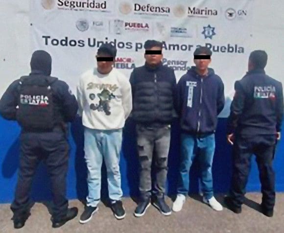 Detiene Policía Estatal a tres presuntos asaltantes de la ruta Puebla-Amozoc