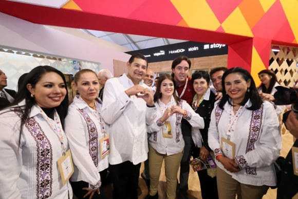 En Tianguis Turístico 2025, Zacatlán triunfa en Premios Mágicos por Excelencias