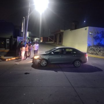 Elementos de la dirección vial de Cuautlancingo detienen a un hombre por daño en propiedad ajena