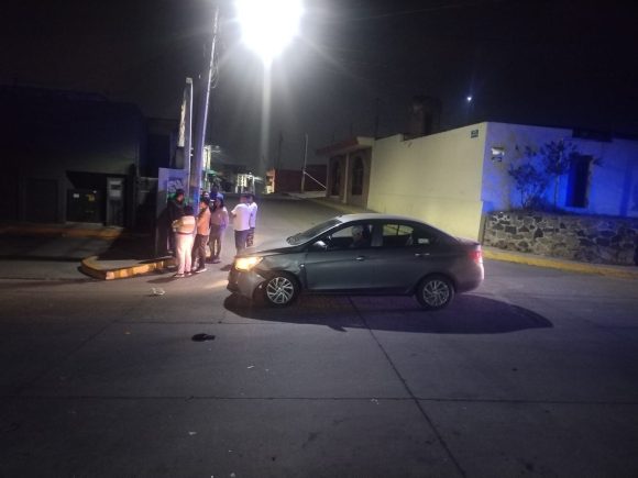 Elementos de la dirección vial de Cuautlancingo detienen a un hombre por daño en propiedad ajena