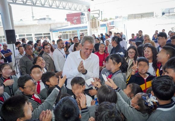 Inaugura Pepe Chedraui techado escolar en la Primaria Club de Leones