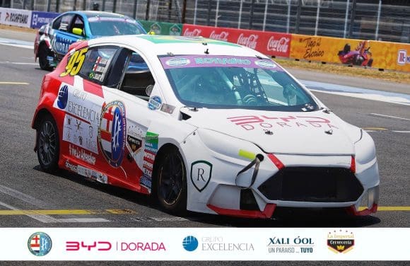 Racing Experience saca la casta en el TCR World Tour disputado en el Hermanos Rodríguez