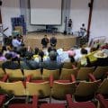 Omar Muñoz atiende a colonos inconformes con el desabasto de agua