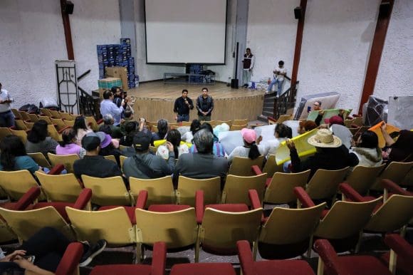 WhatsApp Image 2025-05-13 at 4.48.40 PM Omar Muñoz atiende a colonos inconformes con el desabasto de agua