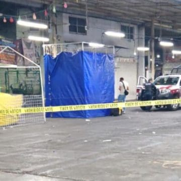 Hombre en situación de calle pierde la vida en el mercado Hidalgo de Puebla