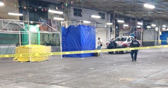 WhatsApp Image 2025-05-18 at 11.07.32 AM (1) Hombre en situación de calle pierde la vida en el mercado Hidalgo de Puebla