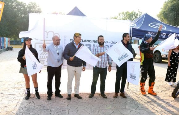 WhatsApp Image 2025-05-18 at 3.50.43 PM Omar Muñoz da banderazo de salida del “Rally Bola de Goma de Motociclismo”