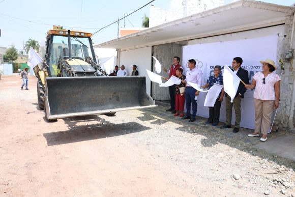 WhatsApp Image 2025-05-22 at 5.20.26 PM Nueva obra de pavimentación en Cuautlancingo: un paso hacia el cambio