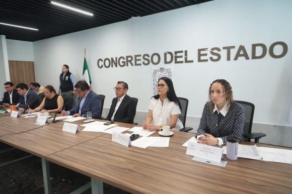 Aprueba Comisión del Congreso reformas para armonizar la Constitución local con la federal