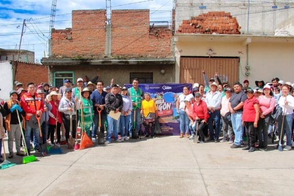 Faena comunitaria transforma la imagen urbana de Huejotzingo