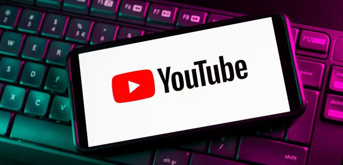 YouTube lanza anuncios inteligentes activados por IA y compras desde TV