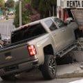 Presunto delincuente armado choca y resulta herido en Los Fuertes, Puebla