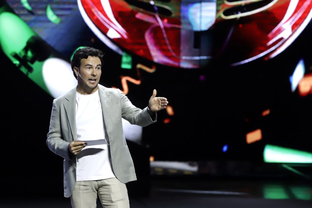 Checo Pérez habla de su futuro en la F1 durante el Festival de las Ideas 2025 2 checo perez reaparece en el festival de las ideas 2025 y habla de su posible regreso a la f1 3