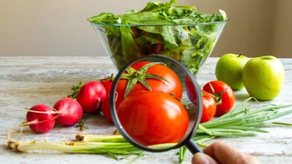 Frutas y vegetales contaminados: sustancias de neumáticos amenazan la cadena alimentaria