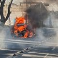 Incendio de vehículo en avenida Tecnológico, Puebla: Sin heridos