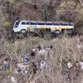 Trágico accidente: Autobús de Línea Sur cae a barranco en Tehuitzingo