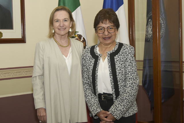 La BUAP y la Embajada de Francia fortalecen lazos para impulsar movilidad estudiantil y proyectos tecnológicos 2 A Embajadora 1