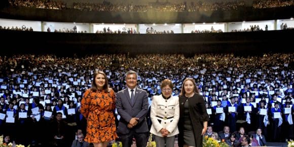 Preside Rectora Lilia Cedillo graduación de egresados de las preparatorias del Complejo Regional Centro y de la Lázaro Cárdenas