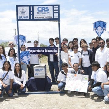Rectora de la BUAP coloca primera piedra de nueva preparatoria en Tehuacán