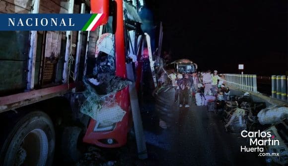 Accidente de autobús ADO que salió de Puebla deja 2 muertos y 20 heridos